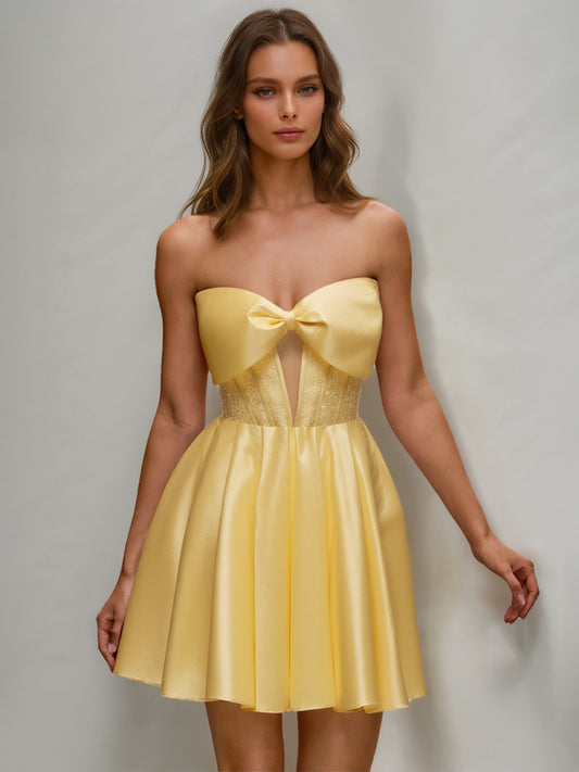 A-Line/Princess Strapless Short/Mini Cocktail Dresses with Bow & Pleats