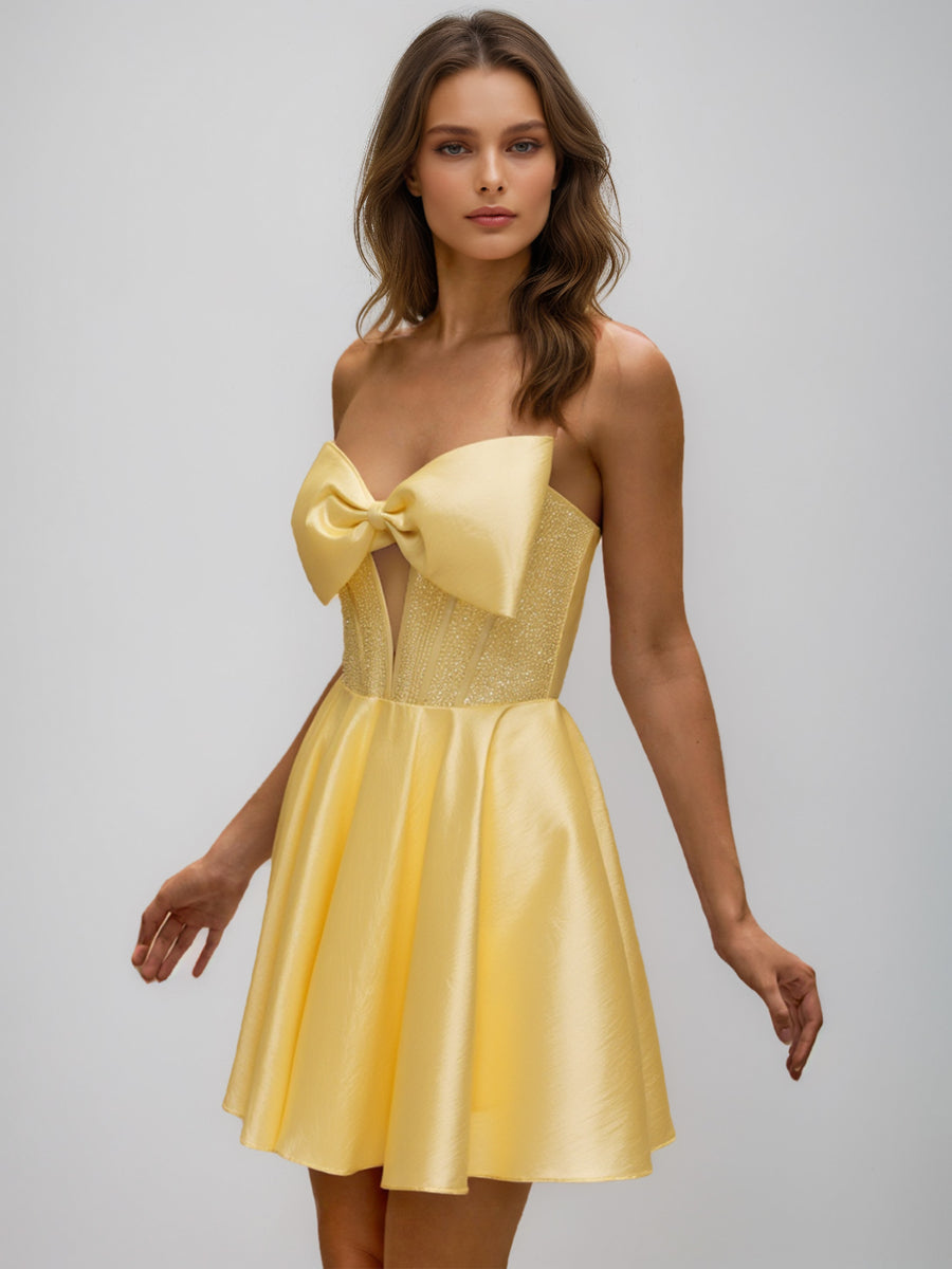 A-Line/Princess Strapless Short/Mini Cocktail Dresses with Bow & Pleats
