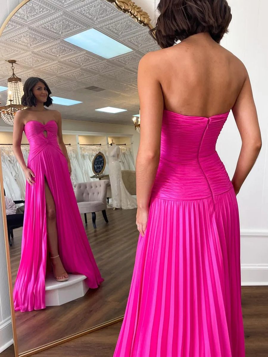 A-Line/Princess Sweetheart Neck Cut Out Floor-Length Formal Dresses with Pleated Chiffon