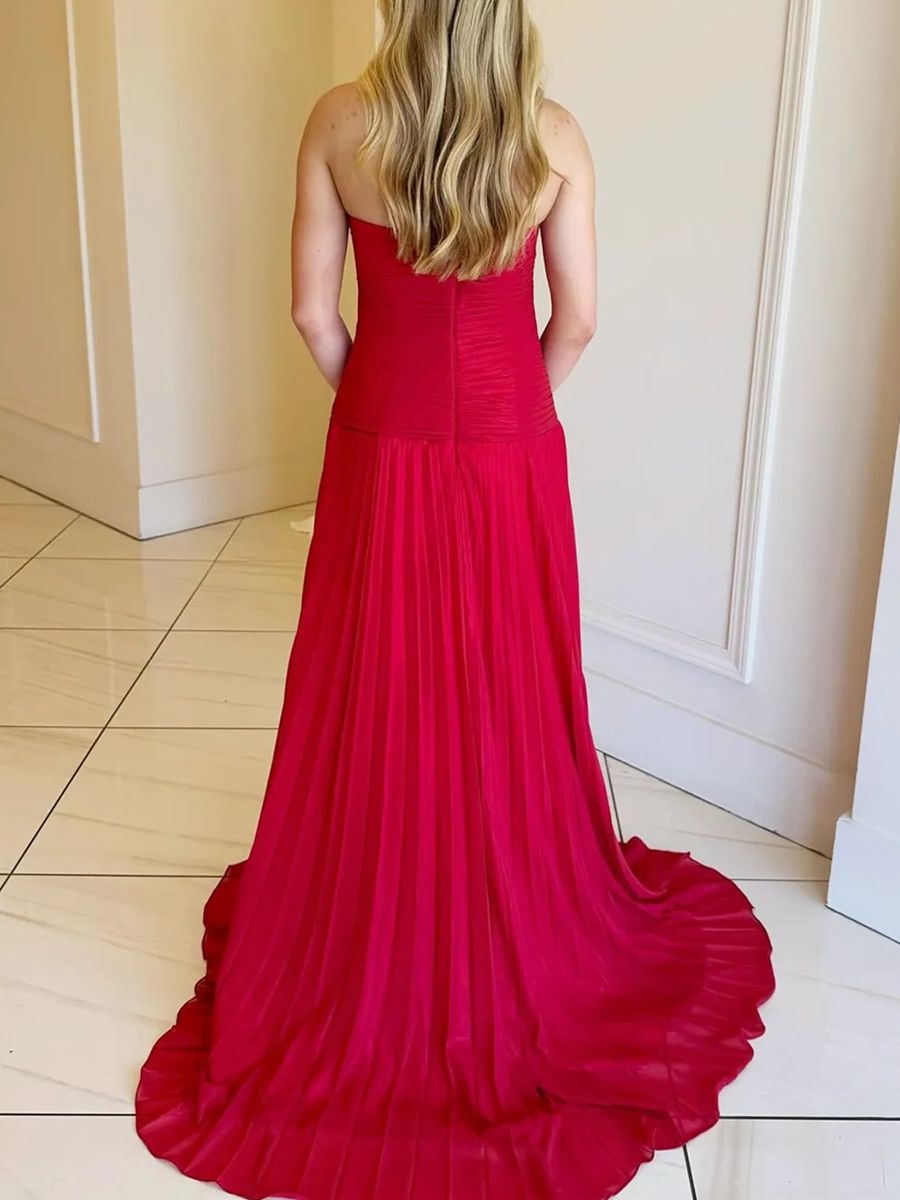 A-Line/Princess Sweetheart Neck Cut Out Floor-Length Formal Dresses with Pleated Chiffon