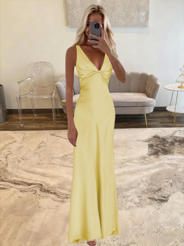 Sheath/Column Halter V Neck Floor-Length Prom Dresses with Satin
