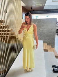 Sheath/Column Halter V Neck Floor-Length Prom Dresses with Satin