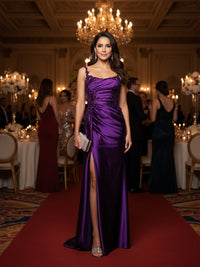 Elegant Sheath/Column Spaghetti Strap Lace Appliques Floor-Length Prom Dresses with Train