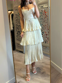 Sheath/Column Spaghetti Strap Tea-Length Prom Dresses with Tiered Satin