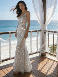 Elegant Mermaid/Trumpet V-Neck Spaghetti Strap Sequin Floor-Length Evening Dresses with Train