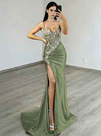 Sheath/Column V-Neck Spaghetti Strap Satin Floor-Length Evening Dresses with Lace Applique