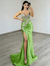 Sheath/Column V-Neck Spaghetti Strap Satin Floor-Length Evening Dresses with Lace Applique
