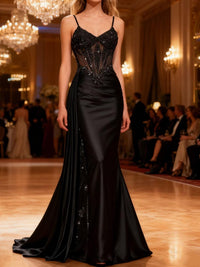 Spaghetti Strap V-Neck Lace Applique Long Formal Prom Dresses with Trail