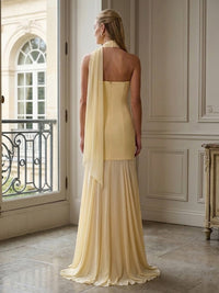 Chiffon Sheath/Column Halter Floor-Length Prom Dresses with Pleats