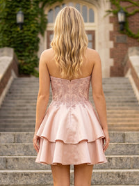 Satin A-Line/Princess Strapless Short Homecoming Dresses with Lace Appliques & Ruffles