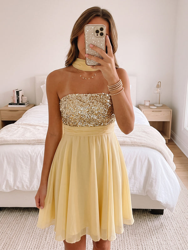 A-Line/Princess Strapless Chiffon Mini Homecoming Dresses with Scarf, Sequin & Pleats