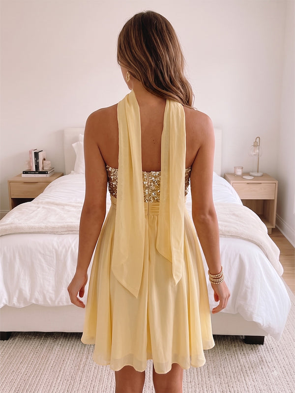 A-Line/Princess Strapless Chiffon Mini Homecoming Dresses with Scarf, Sequin & Pleats