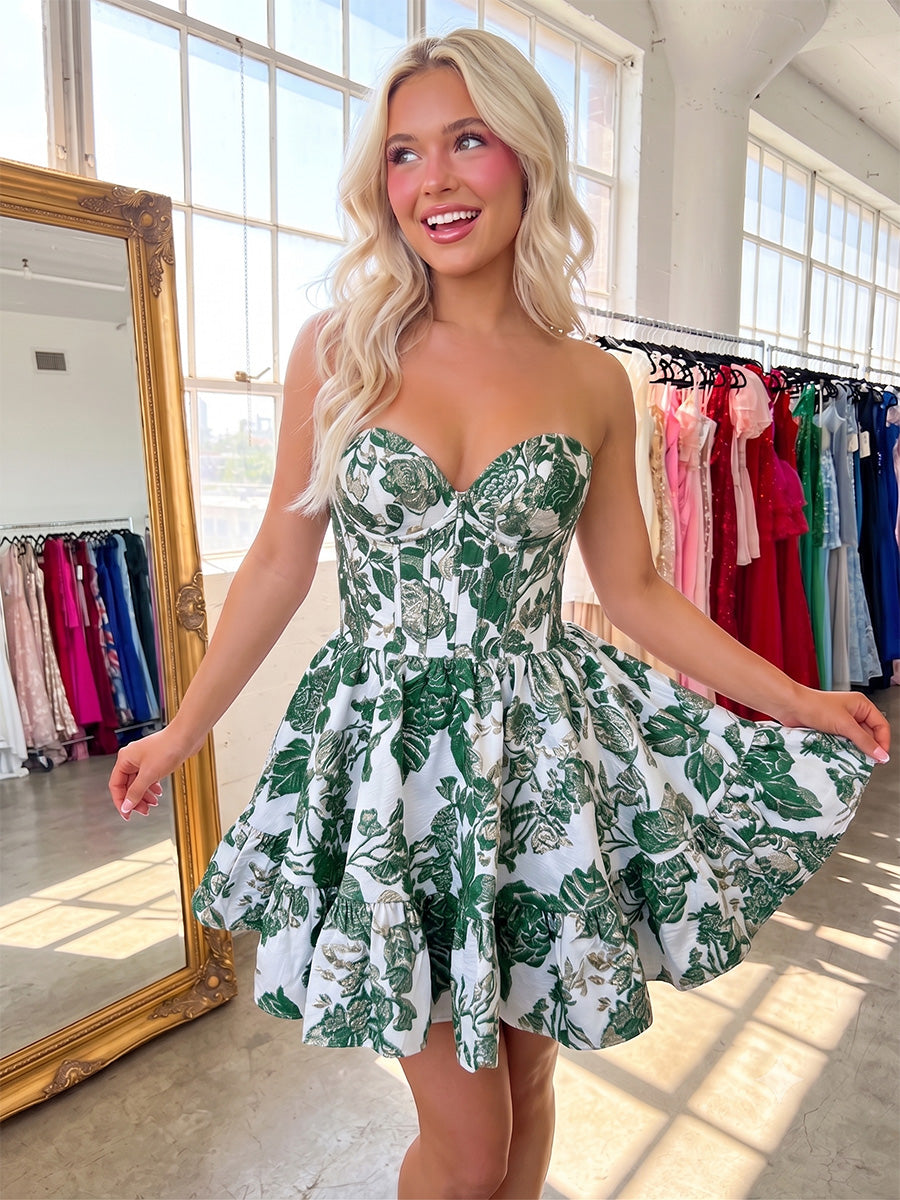 A-Line/Princess Sweetheart Jacquard Mini Homecoming Dresses with Corset Bodice & Pleats