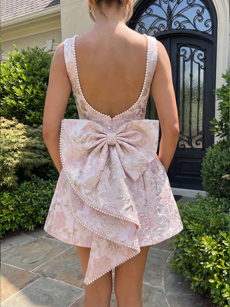A-Line/Princess Scoop Neck Jacquard Mini Homecoming Dresses with Bow & Pearls