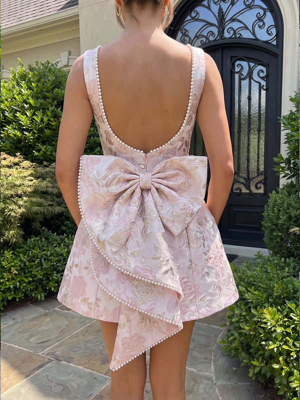 A-Line/Princess Scoop Neck Jacquard Mini Homecoming Dresses with Bow & Pearls