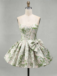A-Line/Princess Strapless Jacquard Mini Homecoming Dresses with Bow & Pleats