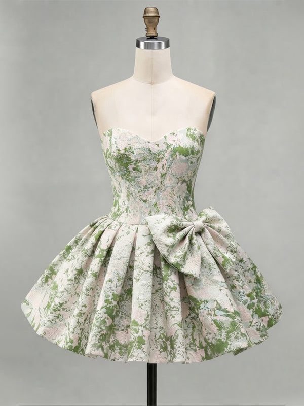 A-Line/Princess Strapless Jacquard Mini Homecoming Dresses with Bow & Pleats