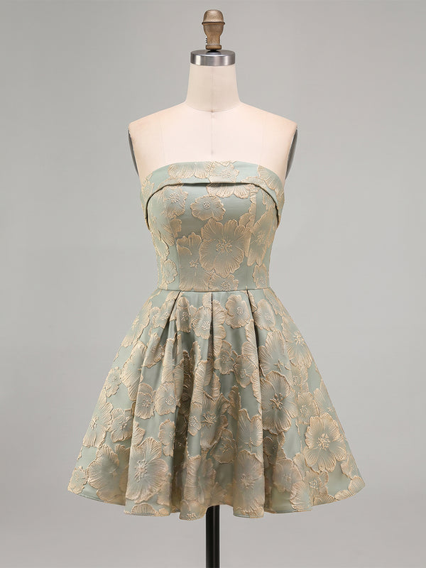A-Line/Princess Strapless Jacquard Mini Homecoming Dresses with Pleats