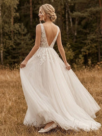 A-Line/Princess V-Neck Bridal Gowns Tulle Floor-Length Wedding Dresses with Lace Appliques & Pleats