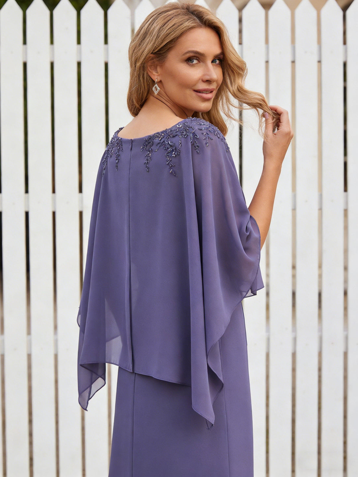 Sheath/Column Scoop Neck Floor-Length Mother of the Bride Dresses with Cape