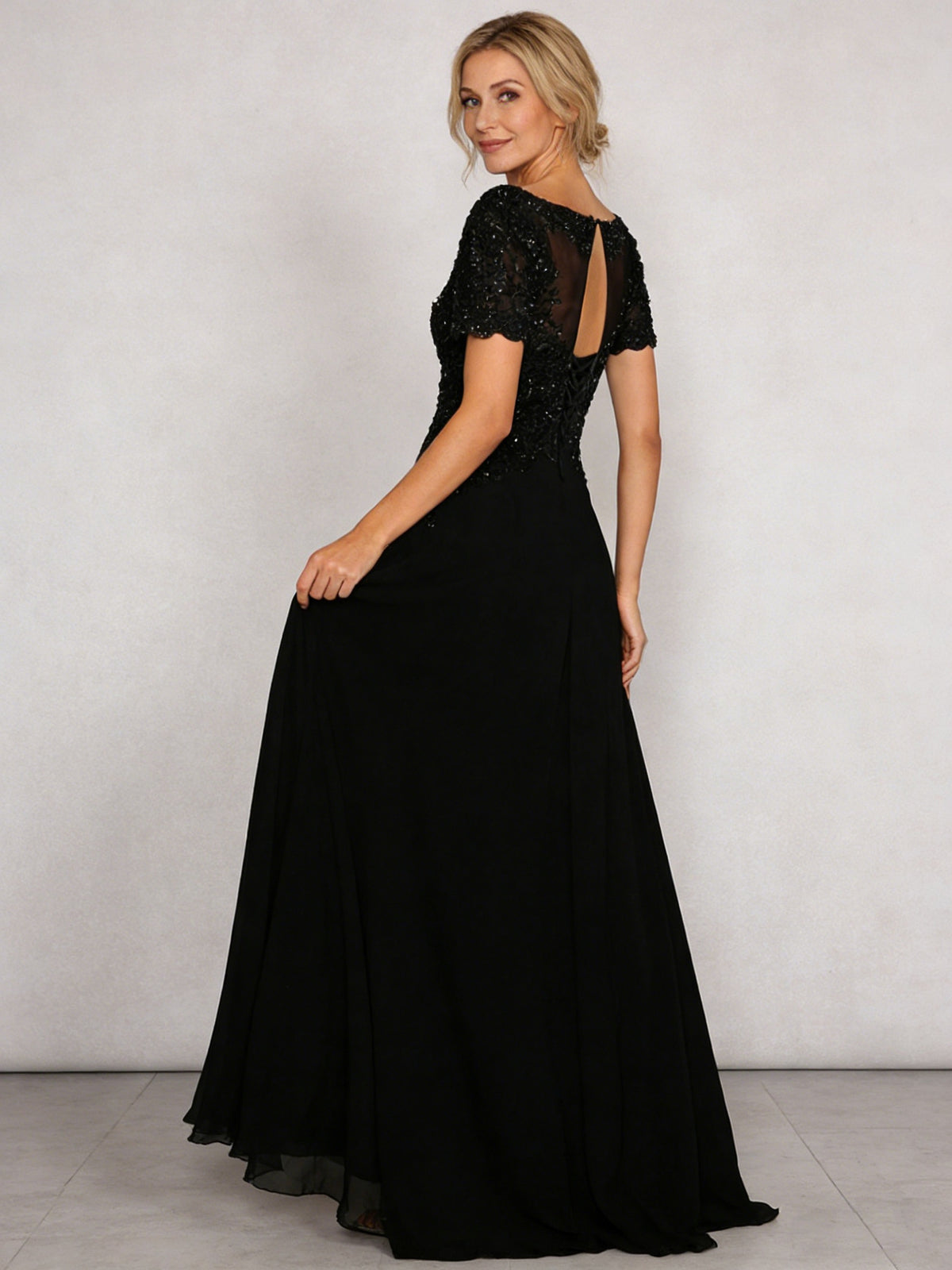 A-Line/Princess Scoop Neck Illusion Floor-Length Mother of the Bride Dresses with Lace Appliques