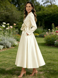 A-Line/Princess V-Neck Satin Tea-Length Mother of the Bride Dresses with Flower
