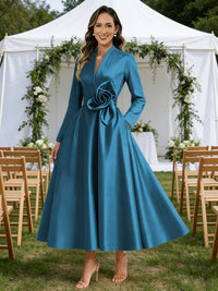 A-Line/Princess V-Neck Satin Tea-Length Mother of the Bride Dresses with Flower