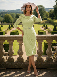 Lace Scoop Neck 3/4 Sleeve Knee-Length Mother of the Bride Dresses with Applique