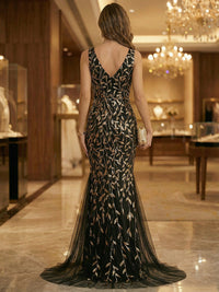 Mermaid Deep V Neck Sleeveless Elegant Mother of the Bride Dresses with Appliques