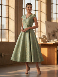 Elegant A-Line Jacquard V-Neck Cap Sleeve Mother of the Bride Dresses Tea-Length with Flower