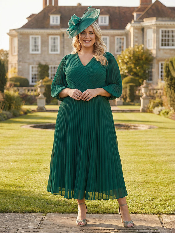 Plus Size V-Neck Pleated Chiffon Midi Mother of the Bride & Groom Dresses