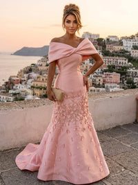 Satin Mermaid/Trumpet Off Shoulder Floor-Length Mother of the Bride & Groom Dresses with Rhinestones & Sweep Train