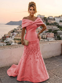 Satin Mermaid/Trumpet Off Shoulder Floor-Length Mother of the Bride & Groom Dresses with Rhinestones & Sweep Train