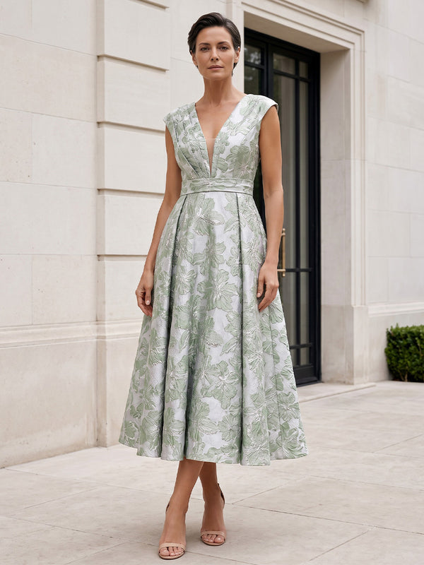 Jacquard A-Line/Princess V-Neck Tea-Length Mother of the Bride & Groom Dresses with Pleats