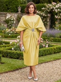 Plus Size Satin Sheath/Column Scoop Neck Tea-Length Mother of the Bride & Groom Dresses with Ruched Waist
