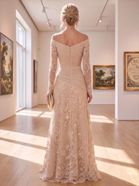 A-Line/Princess Off Shoulder Lace Appliques Maxi Mother of the Bride & Groom Dresses with Ruched Waist & Sweep Train