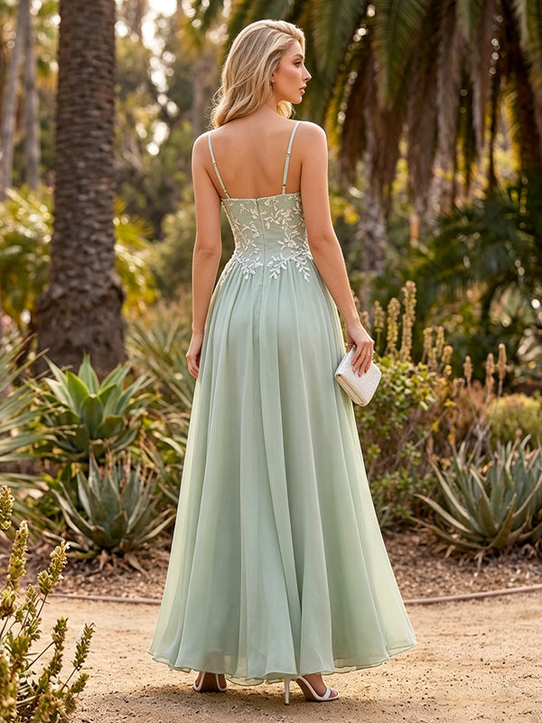 Chiffon A-Line/Princess Spaghetti Straps Floor-Length Formal Dresses with Pleated