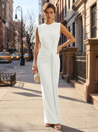 Stretch Mesh Sheath/Column Scoop Neck Floor-Length Formal Dresses with Ruched Waist