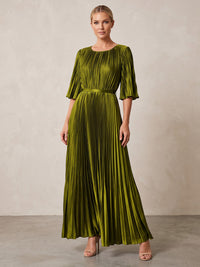 A-Line/Princess Scoop Neck Satin Maxi Formal Dresses with Pleats