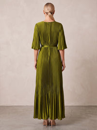 A-Line/Princess Scoop Neck Satin Maxi Formal Dresses with Pleats