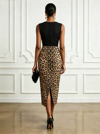 Satin Sheath/Column Scoop Neck Tea-Length Cocktail Dresses with Leopard Print