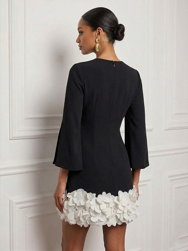 Chiffon Sheath/Column Scoop Neck Short-Length Cocktail Dresses with 3D Flowers