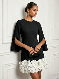 Chiffon Sheath/Column Scoop Neck Short-Length Cocktail Dresses with 3D Flowers