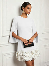 Chiffon Sheath/Column Scoop Neck Short-Length Cocktail Dresses with 3D Flowers