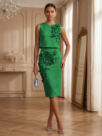 Satin Sheath/Column Scoop Neck Tea-Length Cocktail Dresses with 3D Flowers
