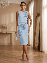 Satin Sheath/Column Scoop Neck Tea-Length Cocktail Dresses with 3D Flowers