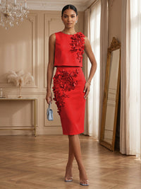 Satin Sheath/Column Scoop Neck Tea-Length Cocktail Dresses with 3D Flowers