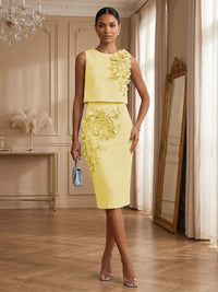 Satin Sheath/Column Scoop Neck Tea-Length Cocktail Dresses with 3D Flowers
