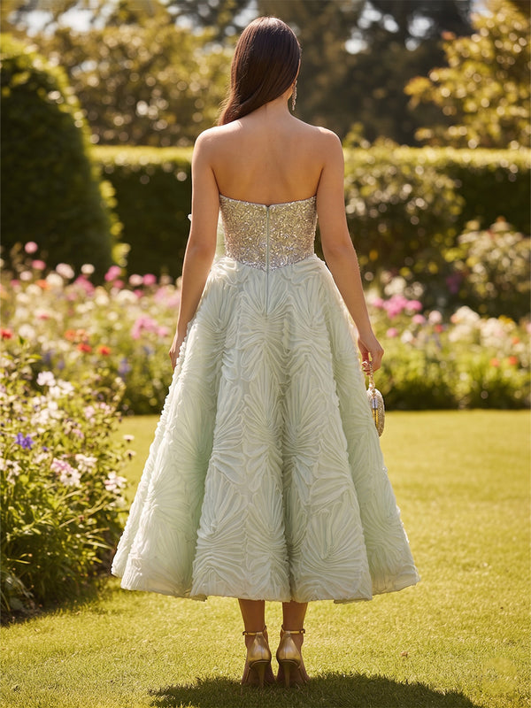 Tulle A-Line/Princess Strapless Tea-Length Cocktail Dresses with Sequin Bodice