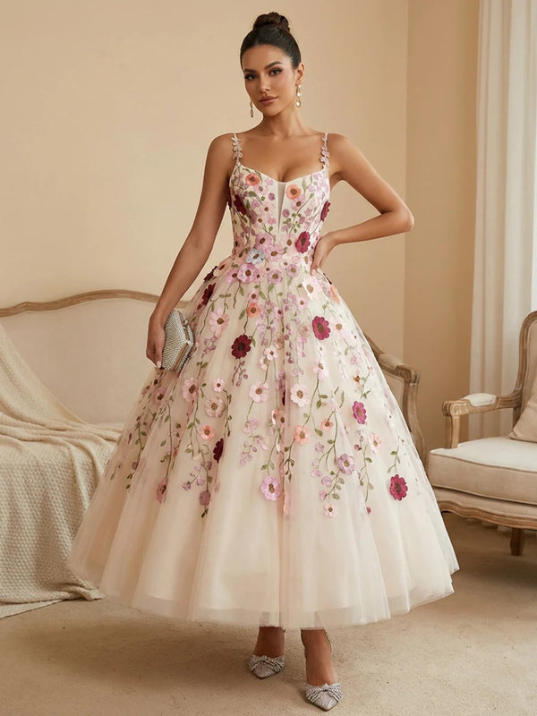 Tulle A-Line/Princess Spaghetti Straps Tea-Length Cocktail Dresses with Lace Appliques